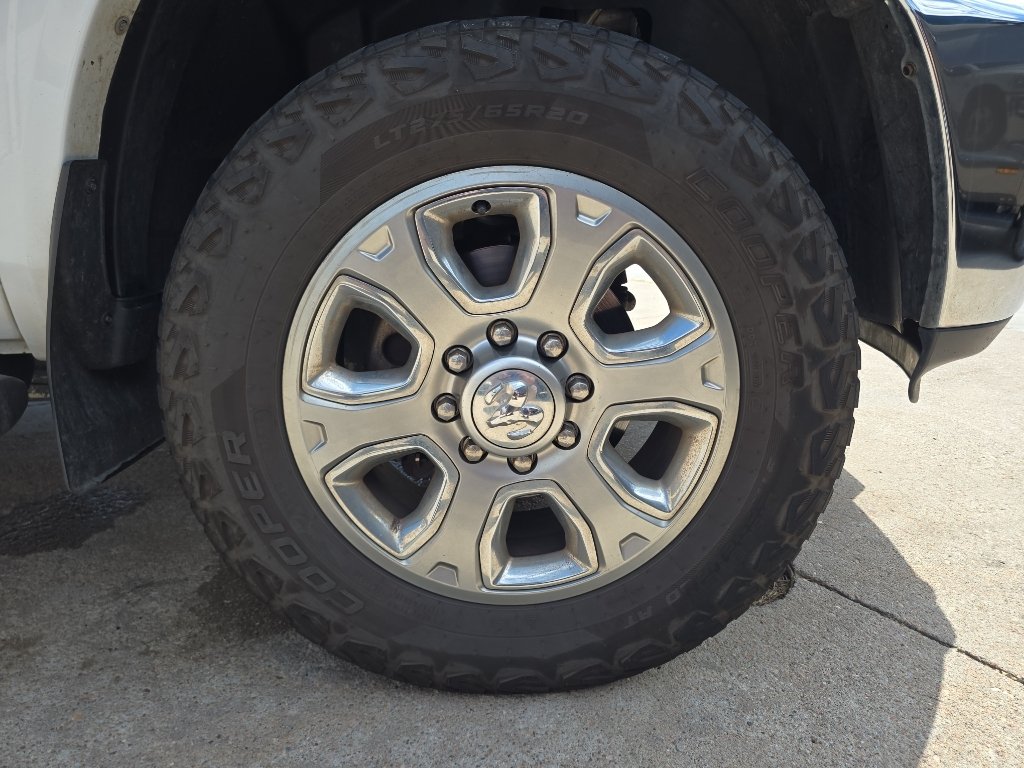 Used 2018 White Ram Laramie image 39