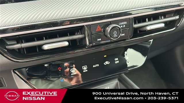Used 2025 Black Nissan SR image 17