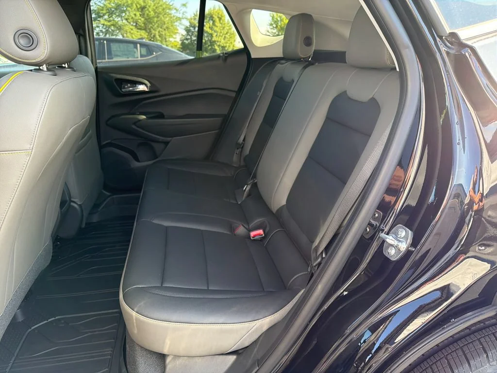 New 2026 Mosaic Black Metallic Chevrolet ACTIV image 28