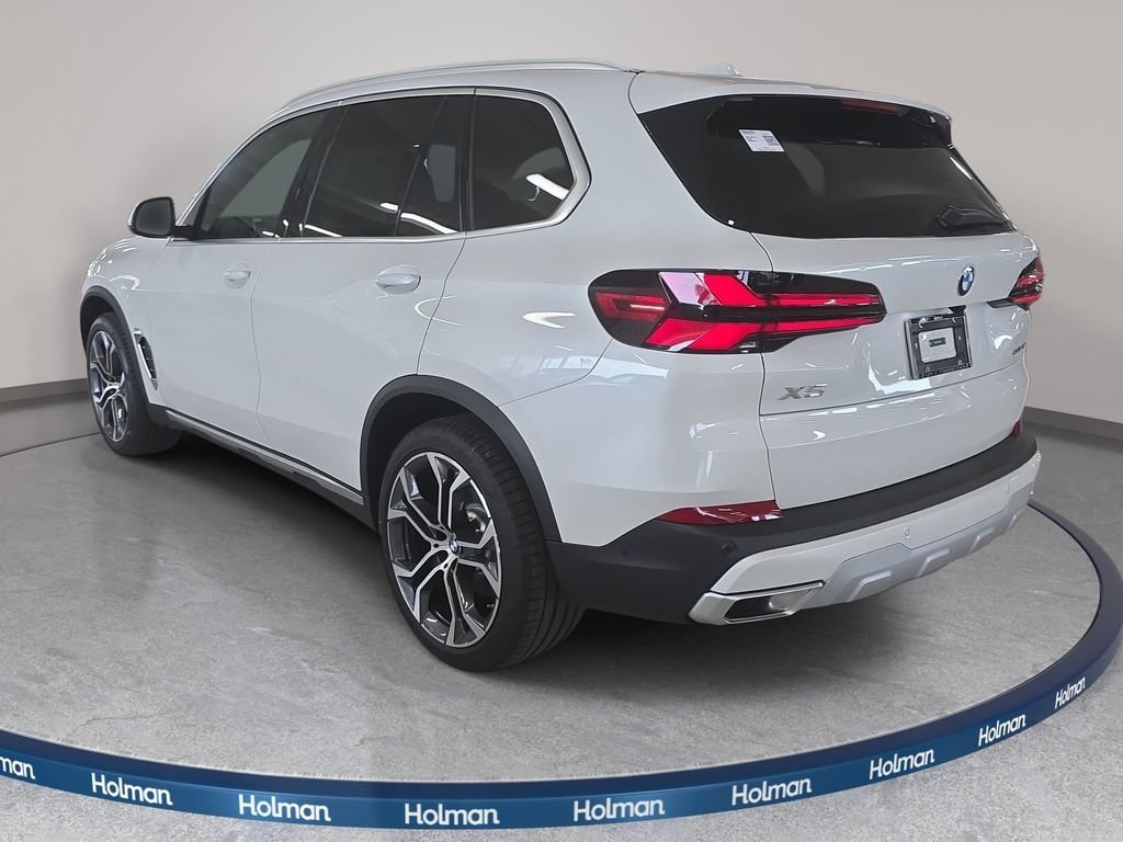 New 2026 Mineral White Metallic BMW sDrive40i image 6