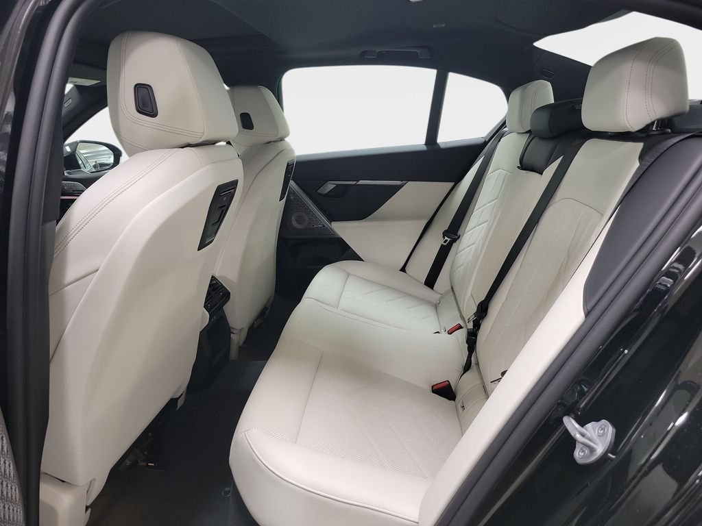 2026 BMW 5 Series 530i - Photo 20