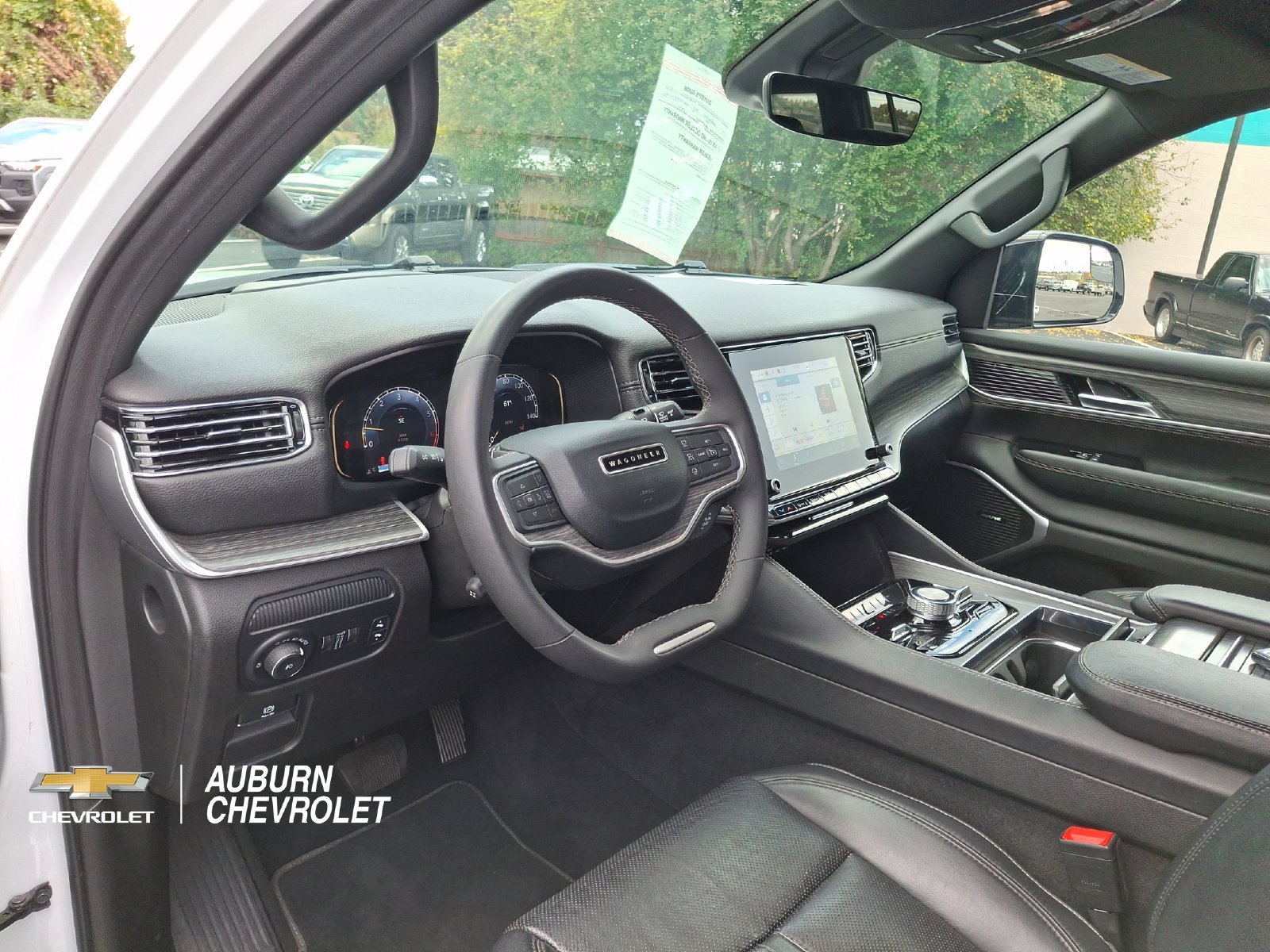2024 Jeep Wagoneer L Series III - Photo 16