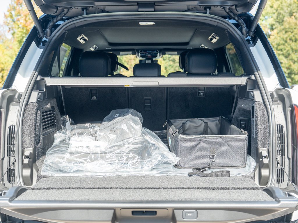 New 2027 Fuji White LAND ROVER  image 25