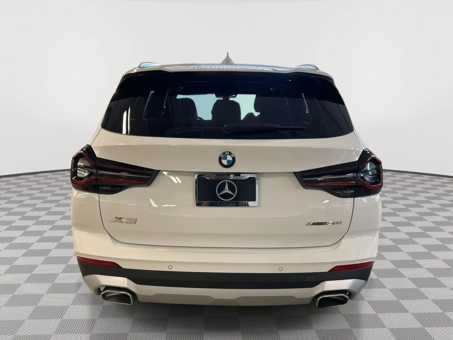 Used 2024 Alpine White BMW xDrive30i image 4