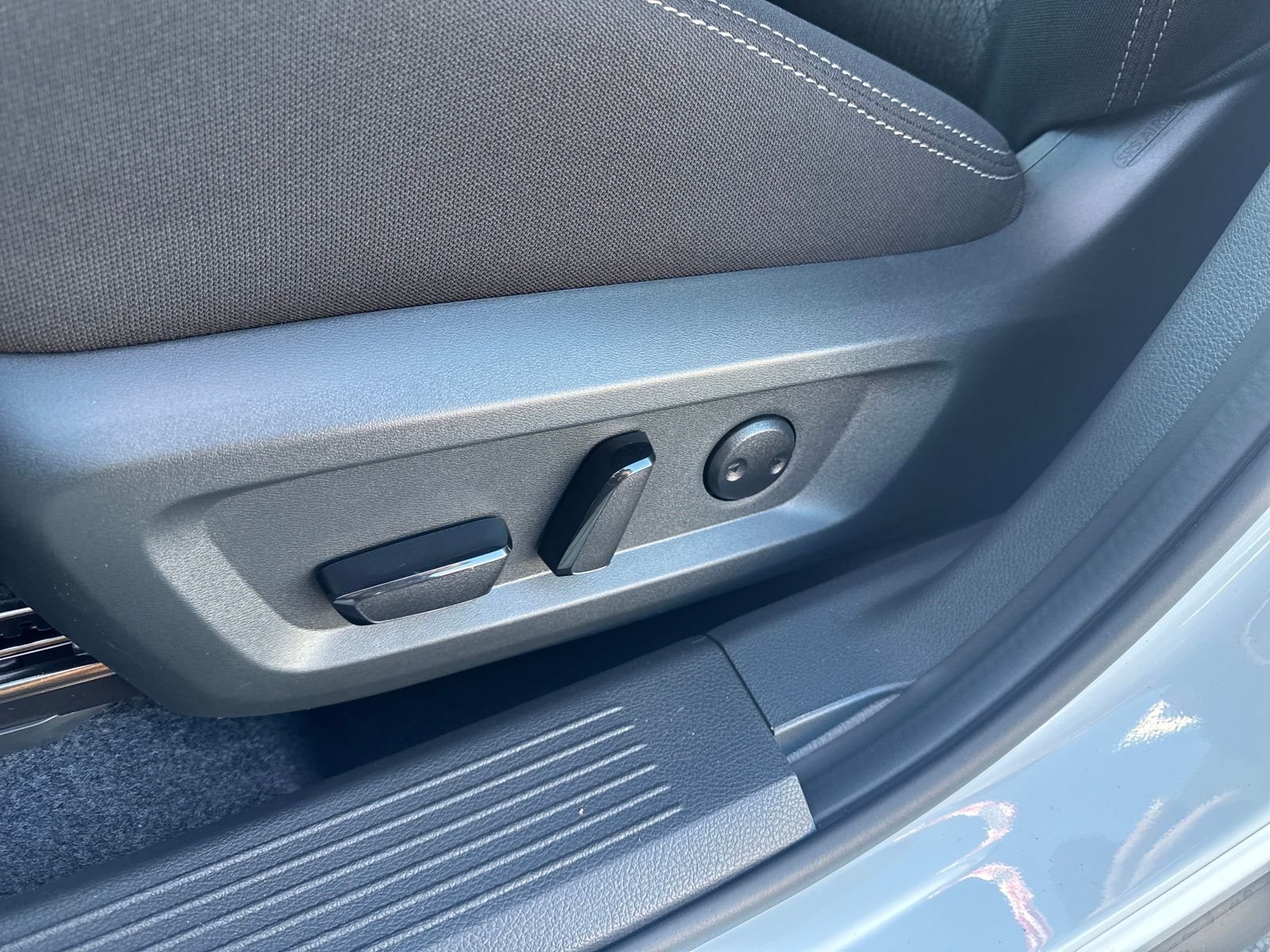 New 2026 Nissan Rogue SV 4D Sport Utility