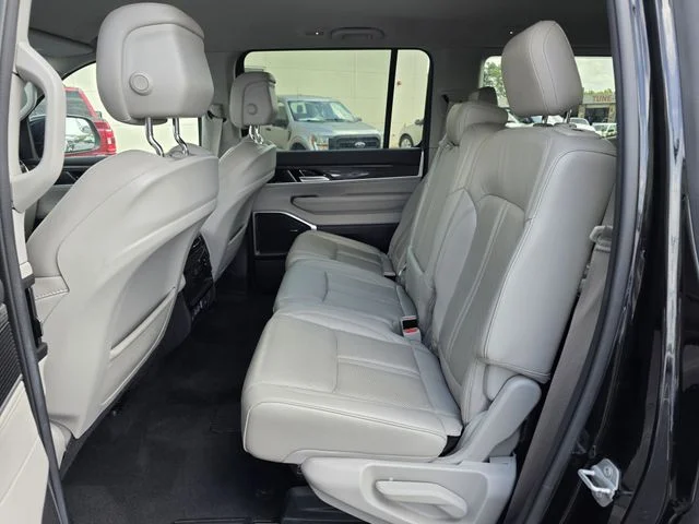 Certified Used 2022 Diamond Black Jeep Series III image 18