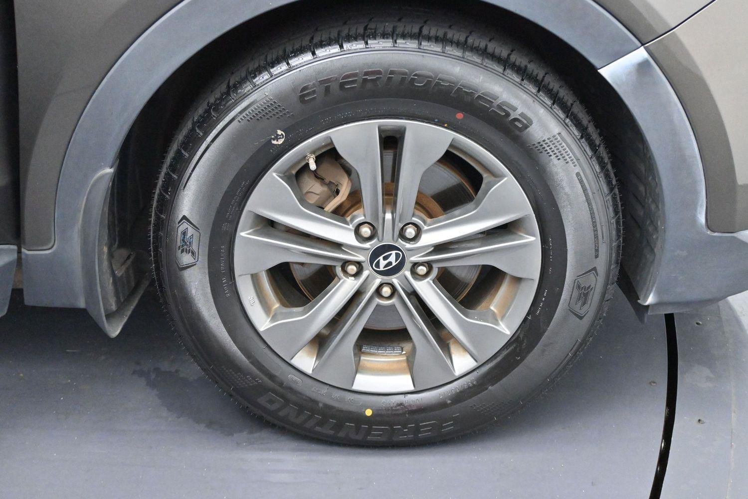 Used 2013 Cabo Bronze Hyundai Sport image 28