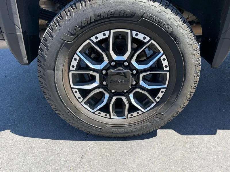 Used 2024 Titanium Rush Metallic GMC AT4 image 29