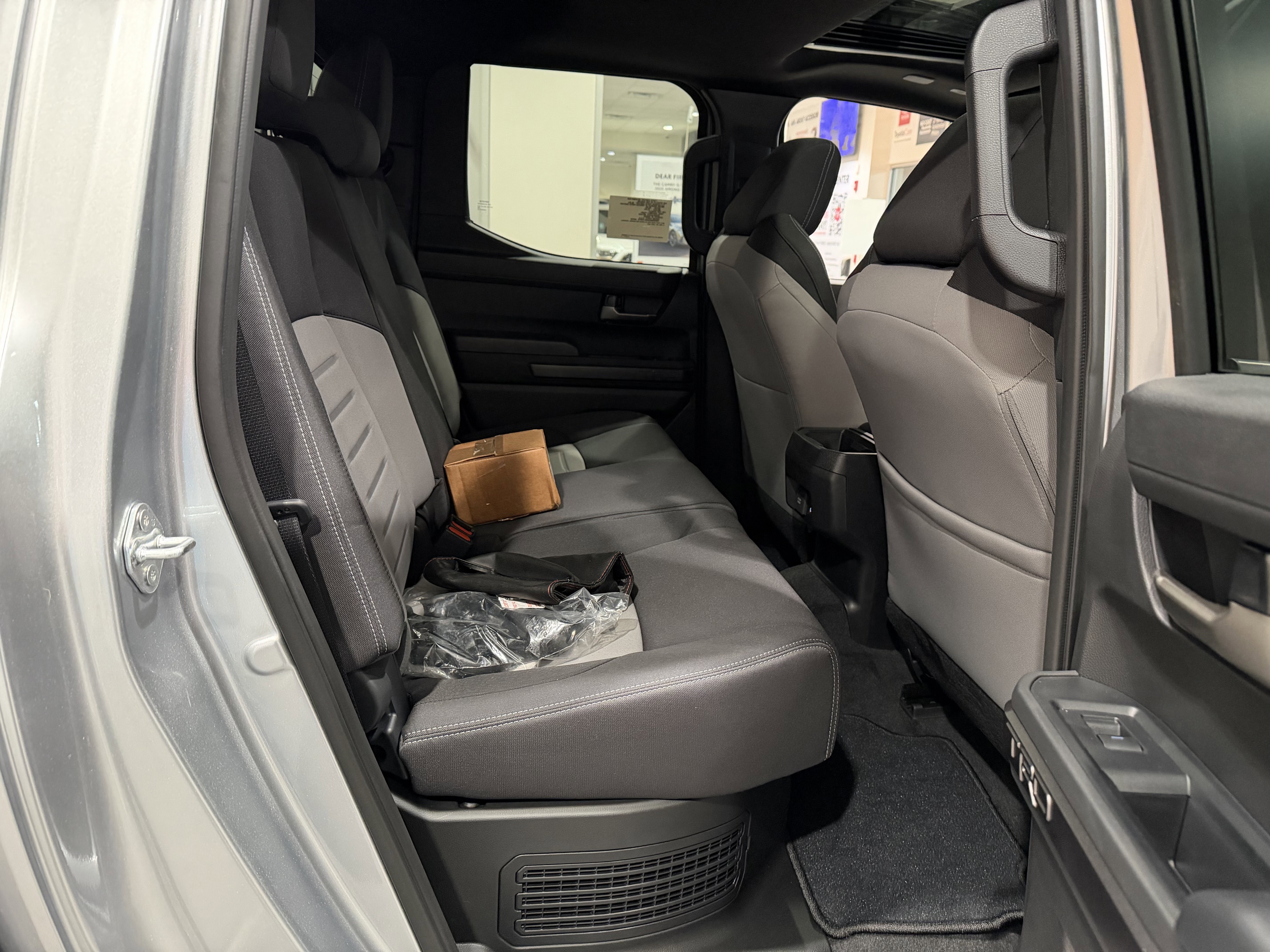 2025 Toyota Tacoma TRD Sport - Photo 38