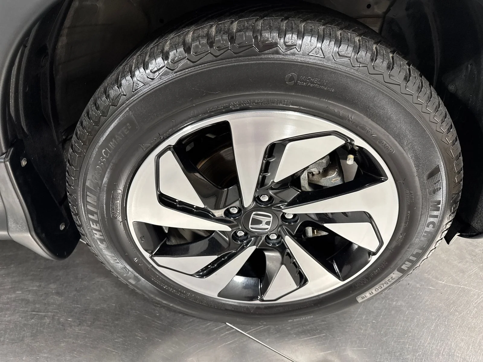 Certified Used 2016 Modern Steel Metallic Honda Touring image 14