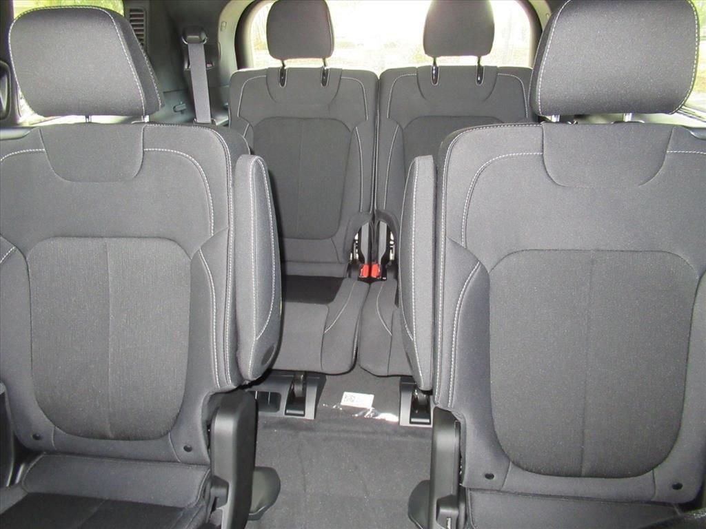 New 2026 Velvet Red Pearlcoat Jeep Laredo X image 19