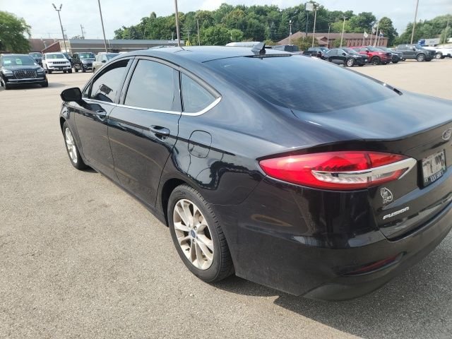 Used 2019 Black Ford SE image 3