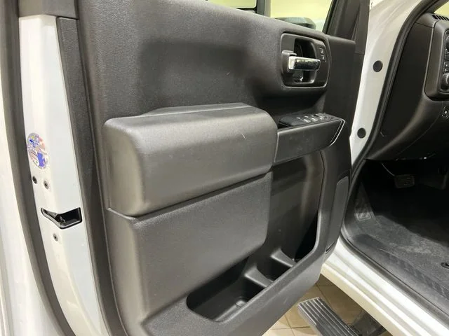 Used 2025 Summit White Chevrolet Custom image 20