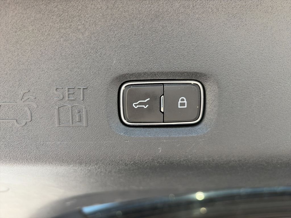 Used 2025 Black Ford Active image 32
