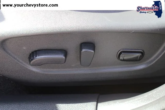 Used 2015 Black Nissan SL image 11