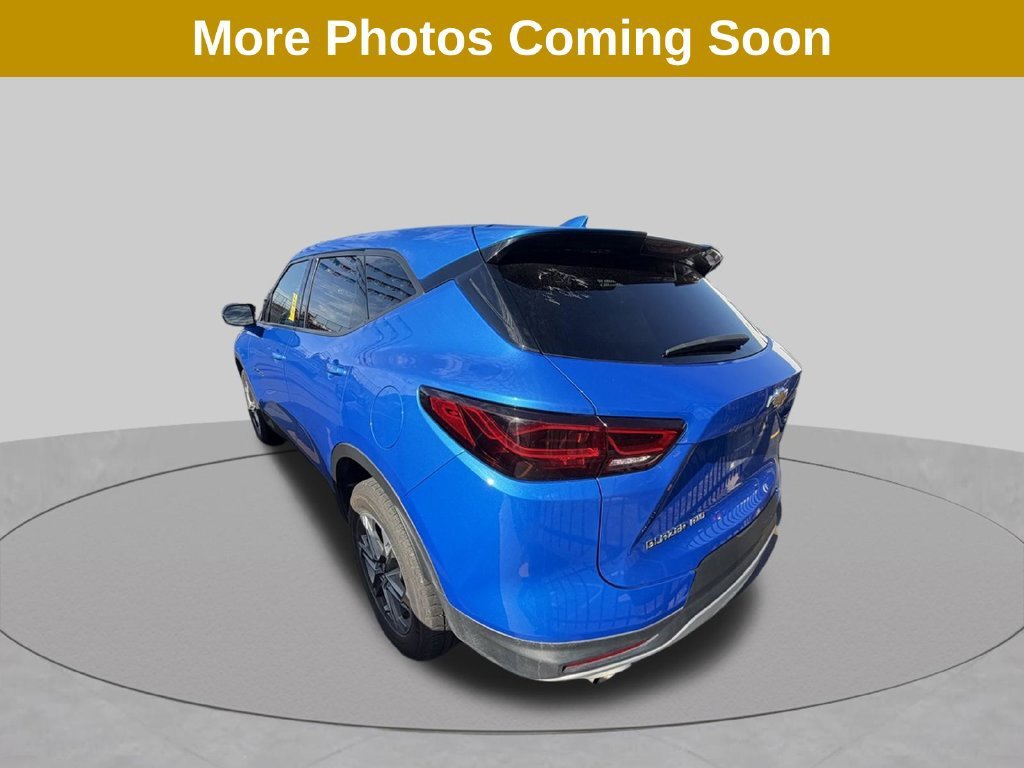 Used 2025 Riptide Blue Metallic Chevrolet 2LT image 4