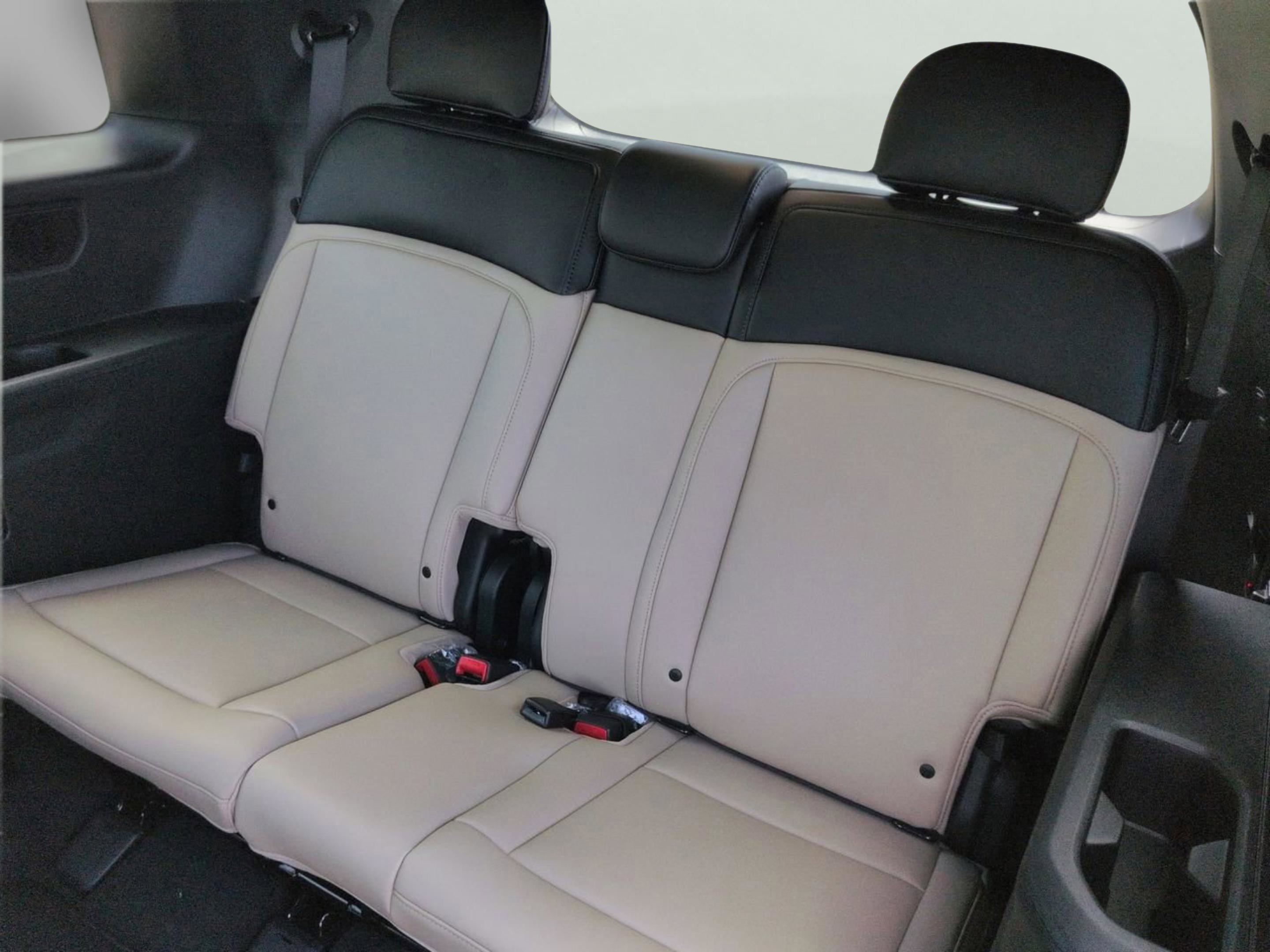 New 2027 Glacial White Pearl Kia EX image 15