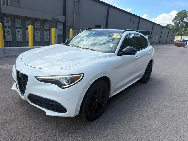 Used 2021 White Alfa Romeo Ti Sport image 3
