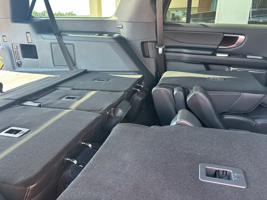 New 2026 Dark Matter Gray Metallic Ford MAX Platinum® image 38