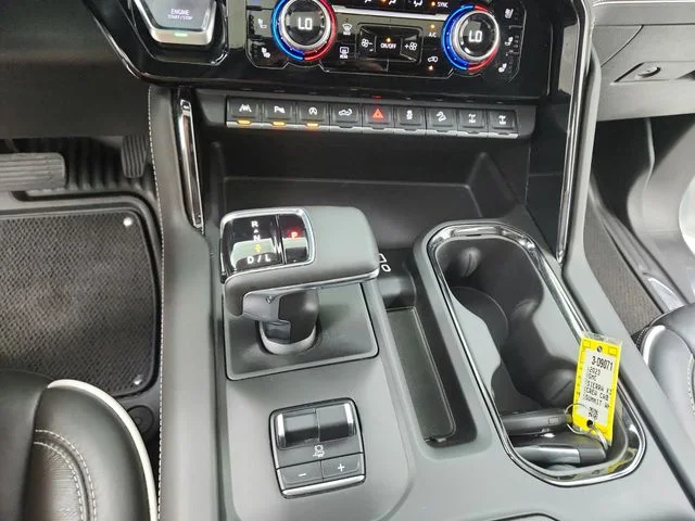 Used 2023 White GMC AT4X image 28
