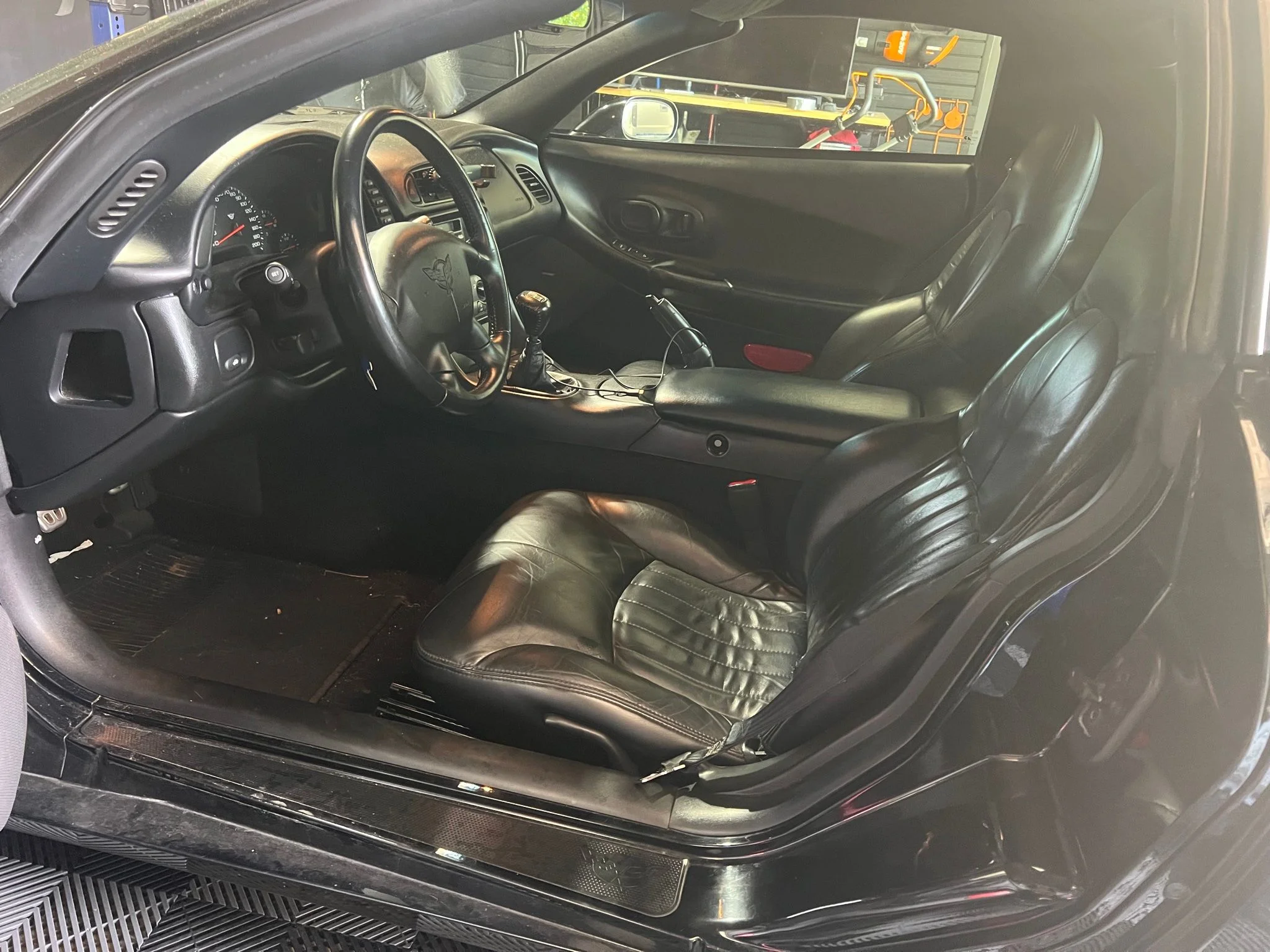 Used 1999 Black Chevrolet Hardtop image 7