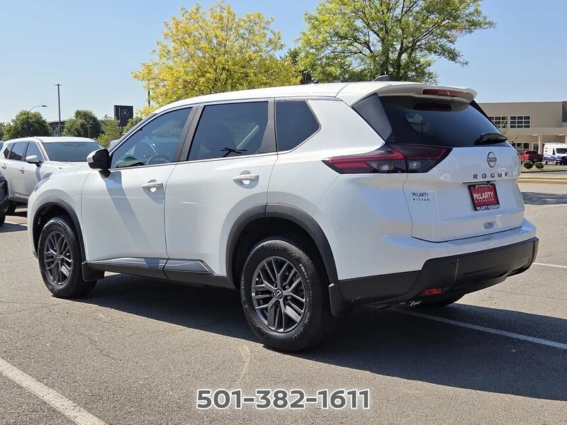 Used 2026 White Pearl NISSAN 2026.5 FWD SV image 3