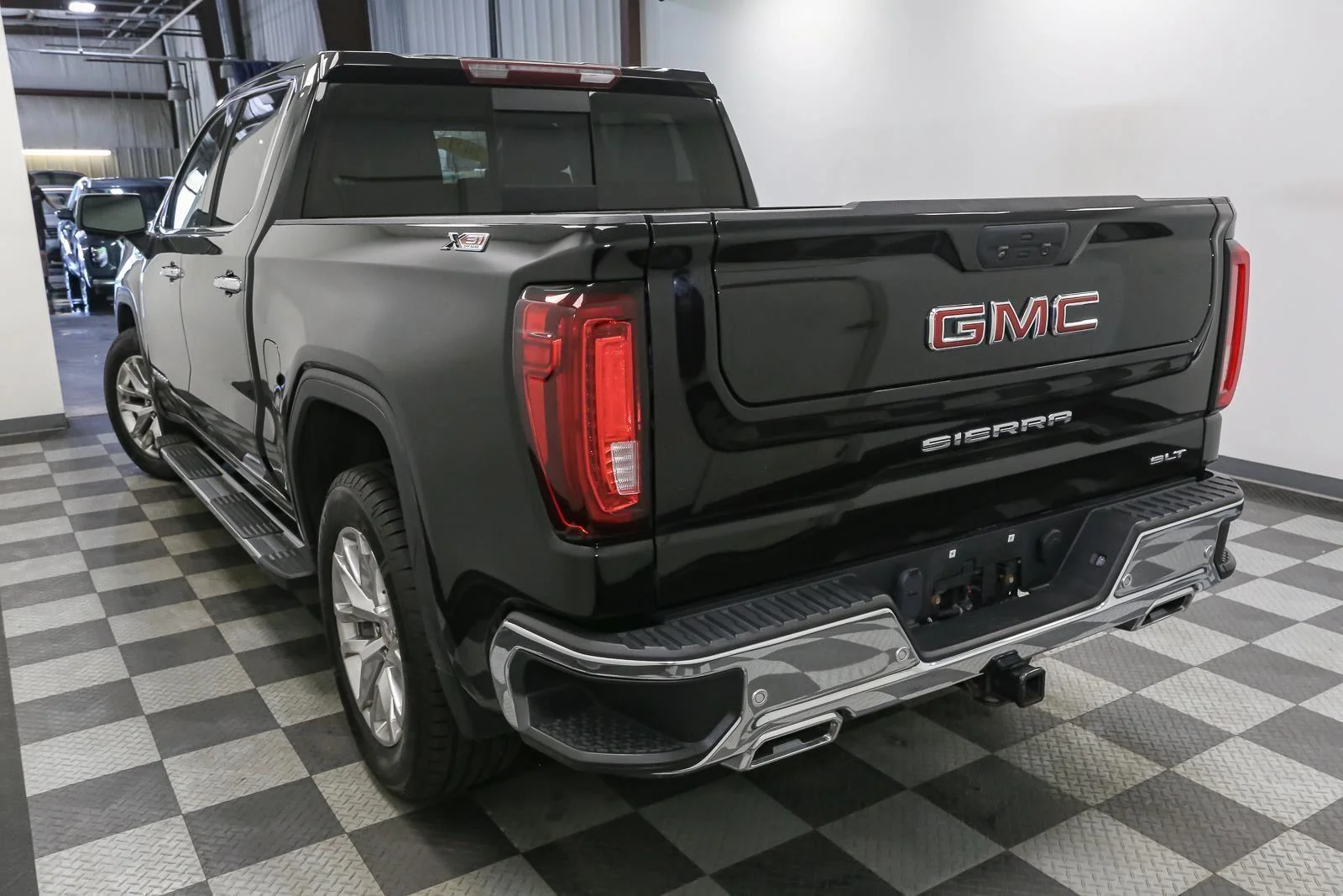 Used 2021 Onyx Black GMC SLT image 10