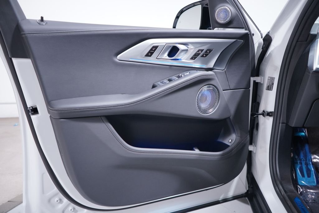 New 2026 White Metallic BMW Label image 19