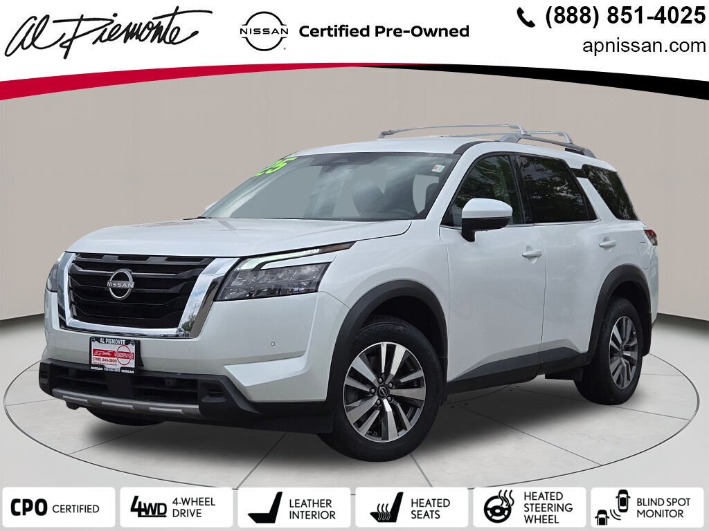 2025 Nissan Pathfinder SL 4WD's photo