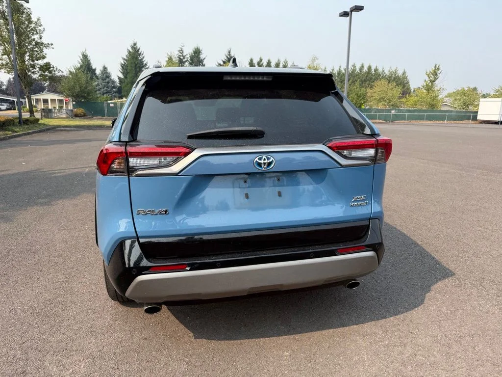 Used 2022 Midnight Black Metallic Toyota XSE image 6