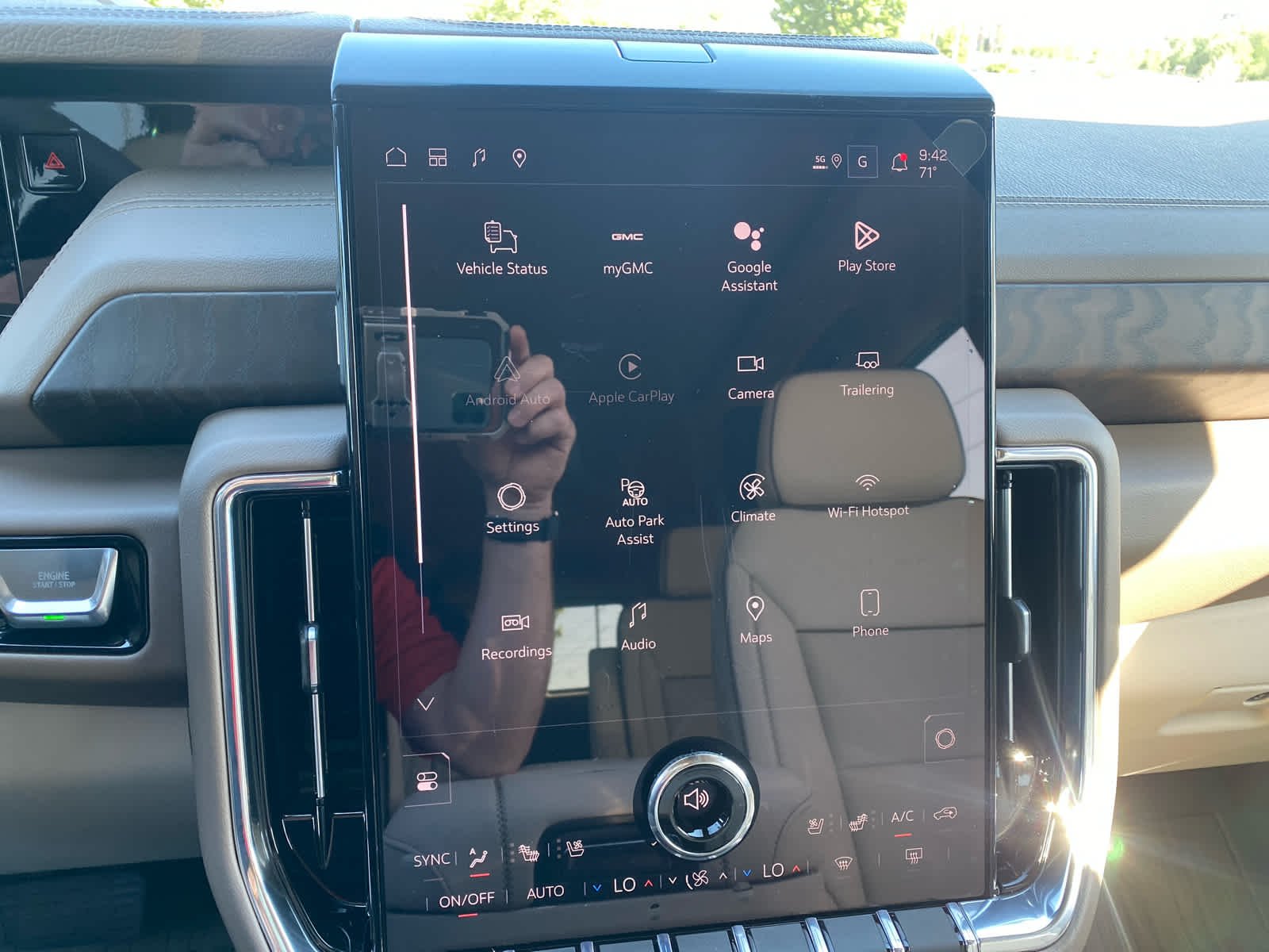 2026 GMC Yukon XL Denali - Photo 14