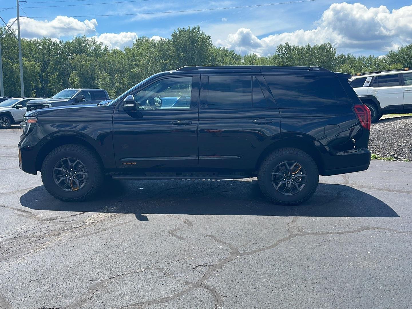 New 2026 Agate Black Metallic Ford Tremor® image 47