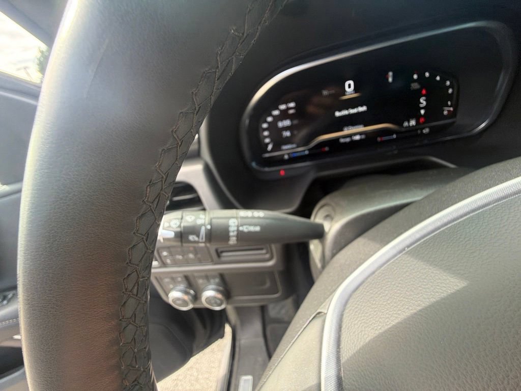 Used 2024 Onyx Black GMC SLT image 30