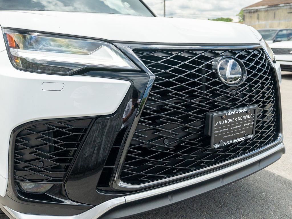 Used 2023 White Lexus 600 F SPORT image 16