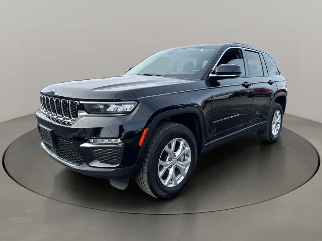 Used 2023 Black Jeep Limited image 3