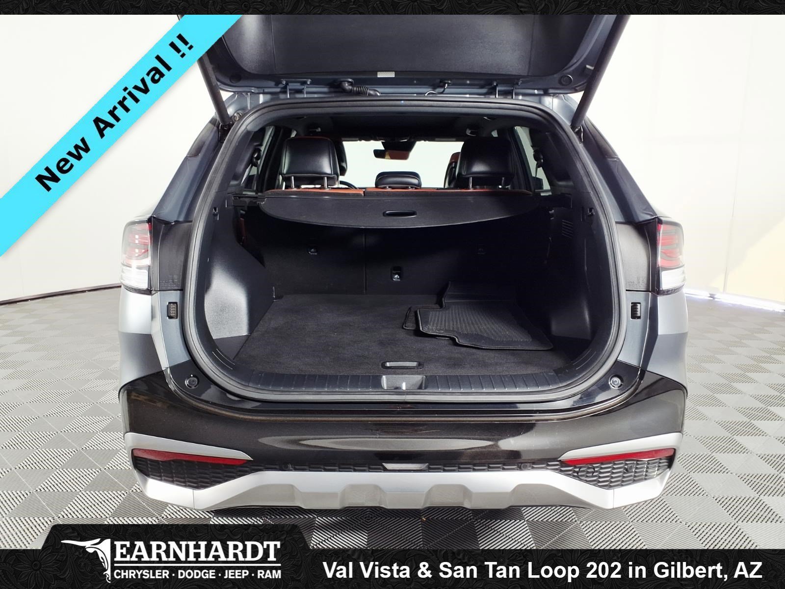Used 2023 Shadow Matte Gray Kia SX-Prestige image 8