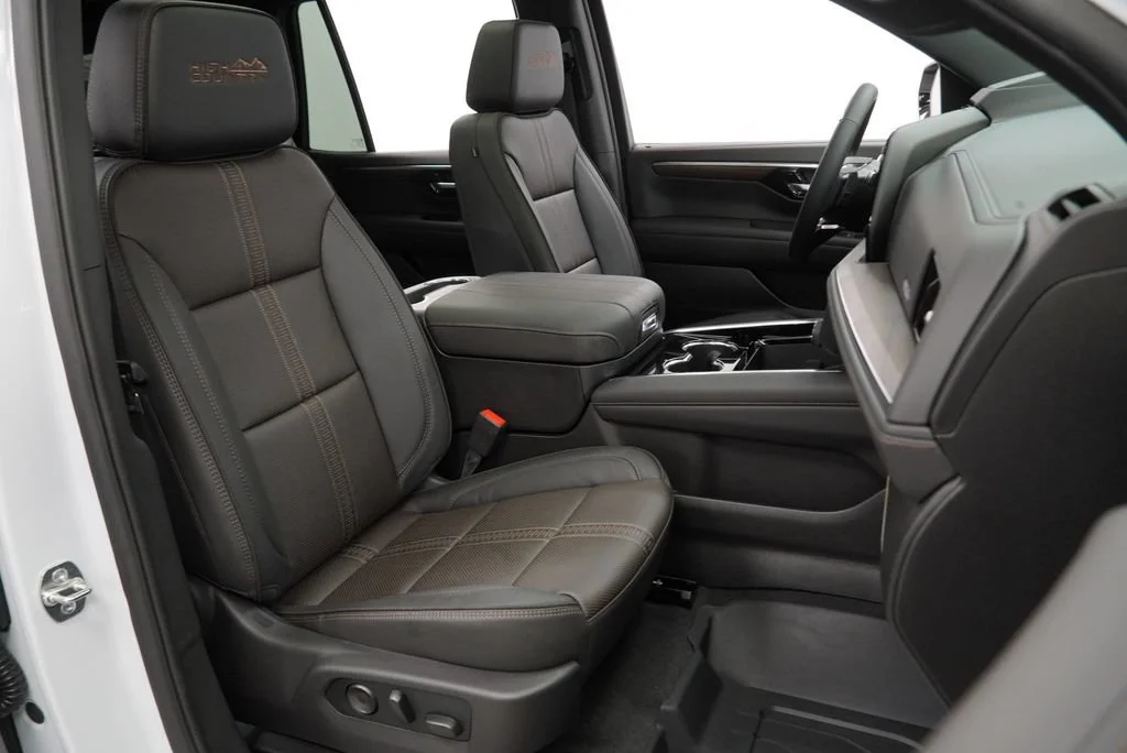 New 2026 Polar White Tricoat Chevrolet High Country image 33