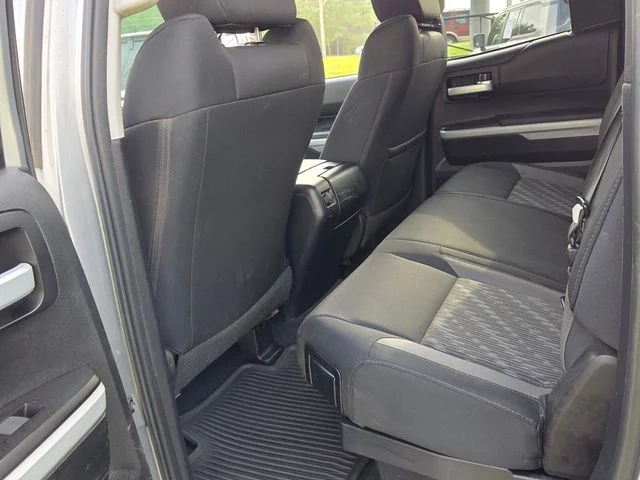Used 2018 Silver Toyota SR5 image 7