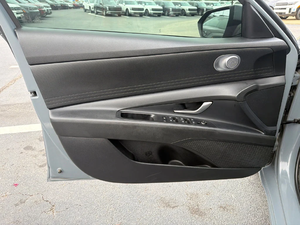 Used 2023 Gray Hyundai SEL image 10