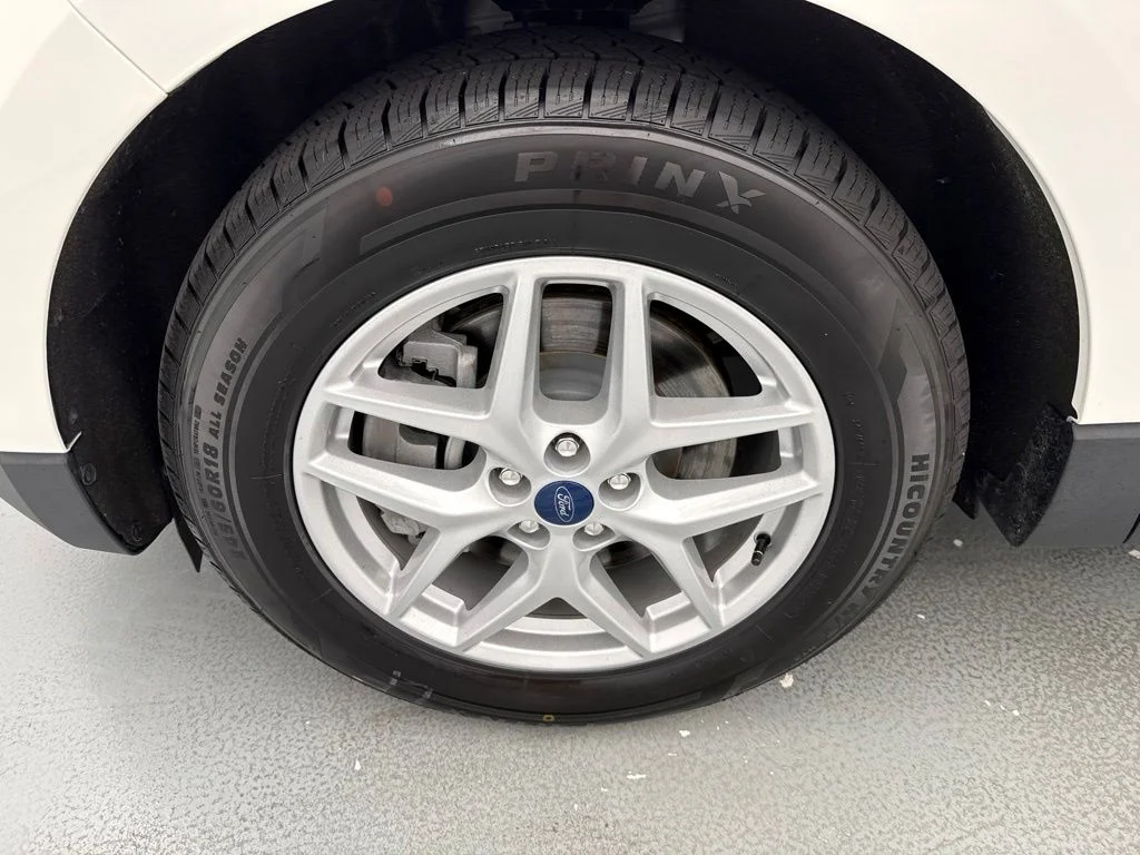 Used 2022 White Ford SEL image 4