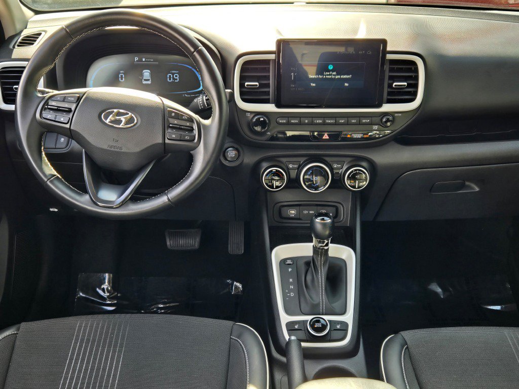 Certified Used 2023 Lunar Hyundai Limited image 15