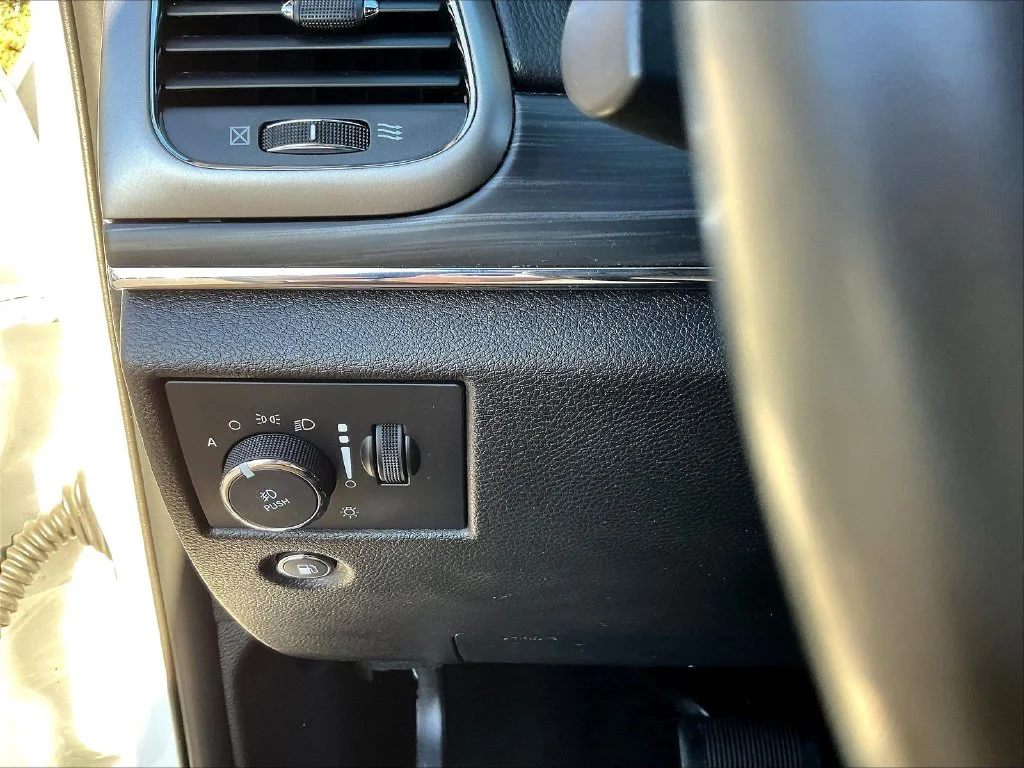 Used 2021 Bright White Clearcoat Jeep Limited image 18