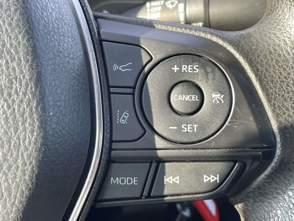 Used 2020 Silver Toyota LE image 29