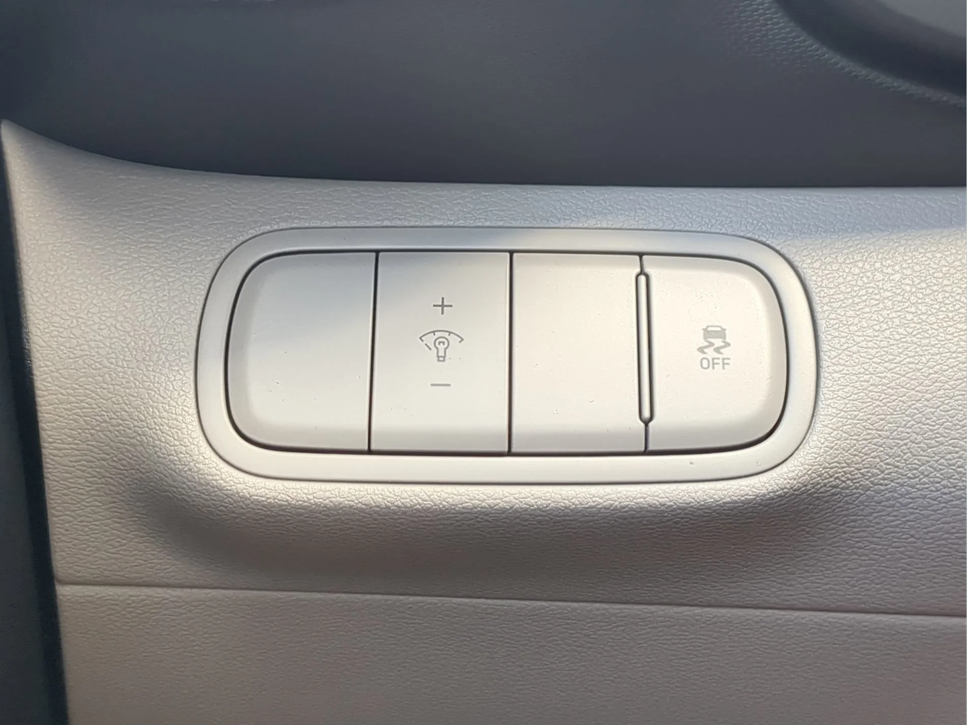 Used 2026 Lunar White Hyundai SEL image 21