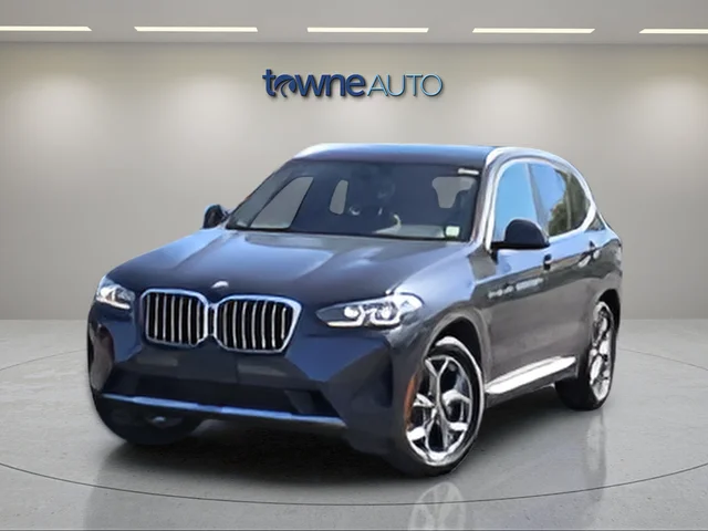 Used 2024  BMW xDrive30i image 9