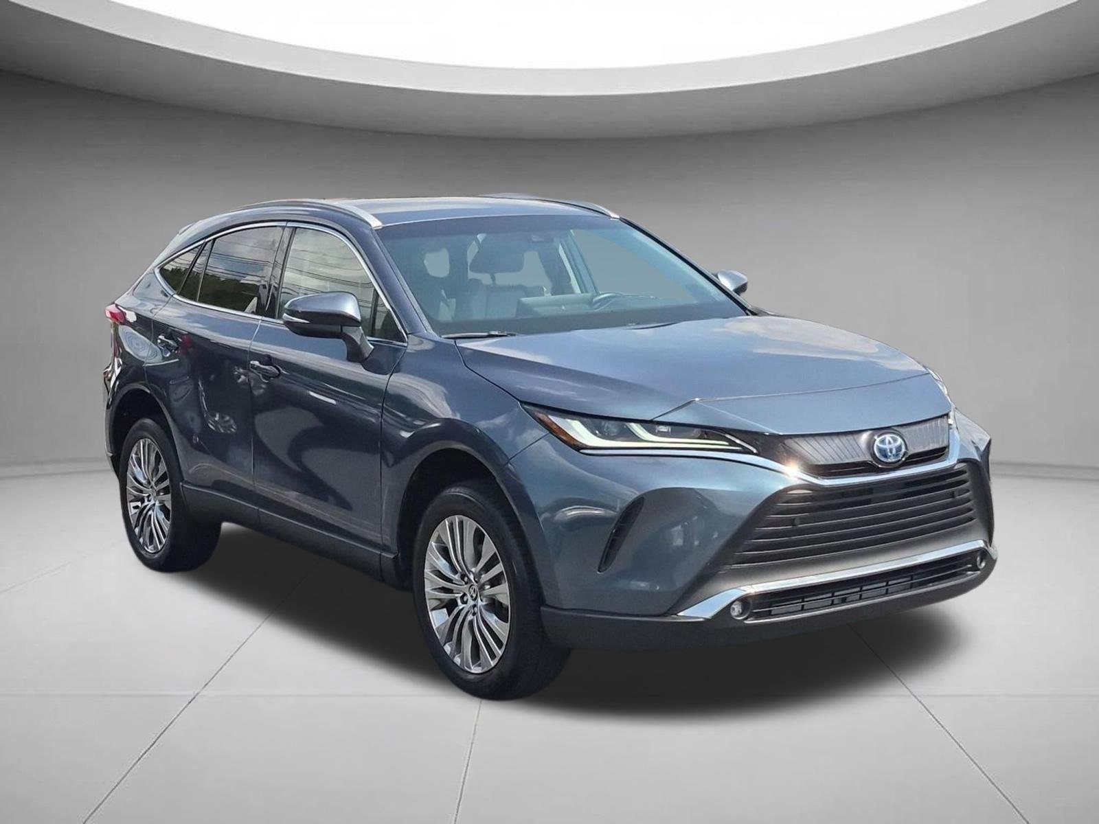 Used 2024 Coastal Gray Metallic Toyota XLE image 7