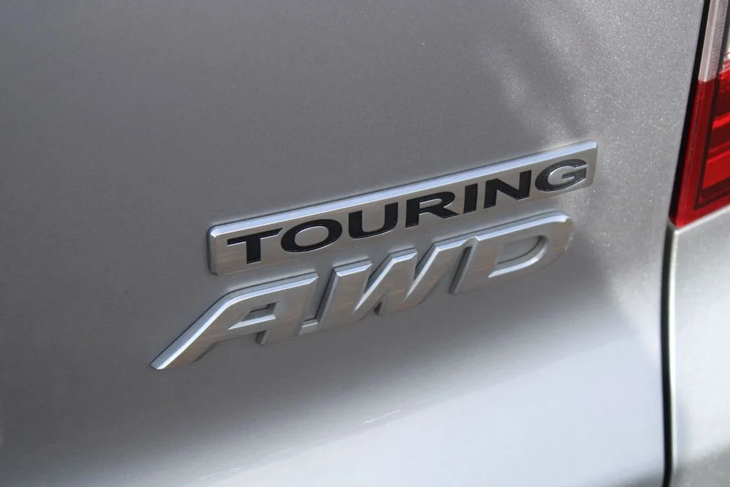 Used 2020 Lunar Silver Metallic Honda Touring image 30