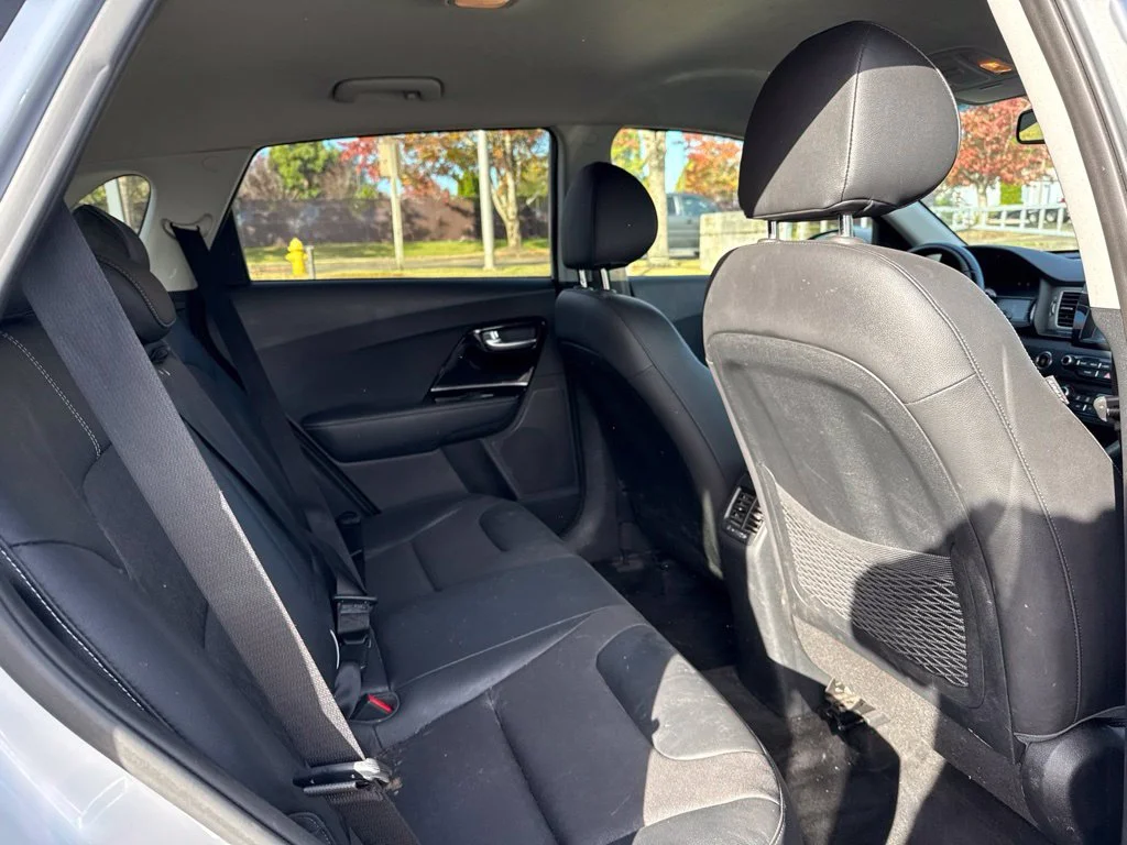 Used 2019 Silky Silver Kia EX image 21