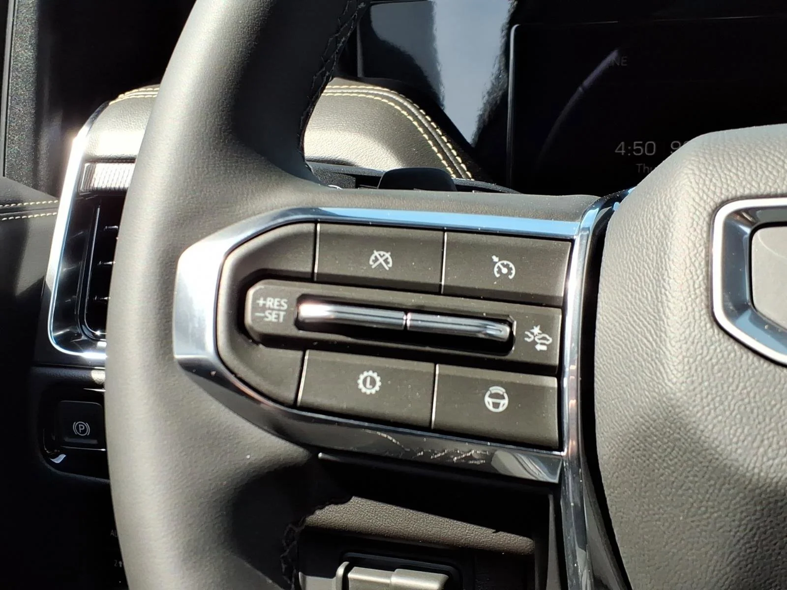 New 2026 Sterling Metallic GMC Elevation image 24