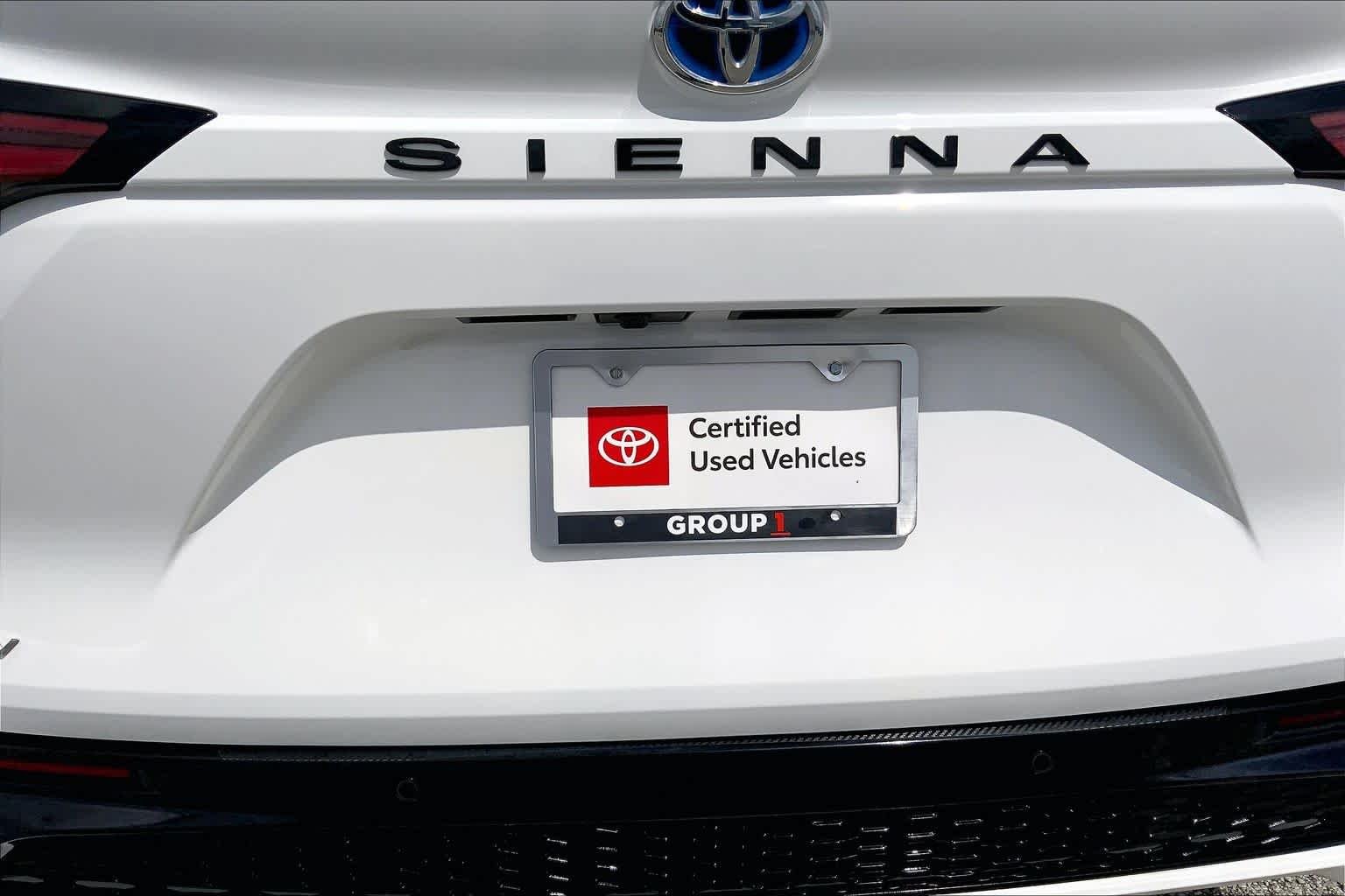 Used 2025 Ice Cap Toyota XSE image 10